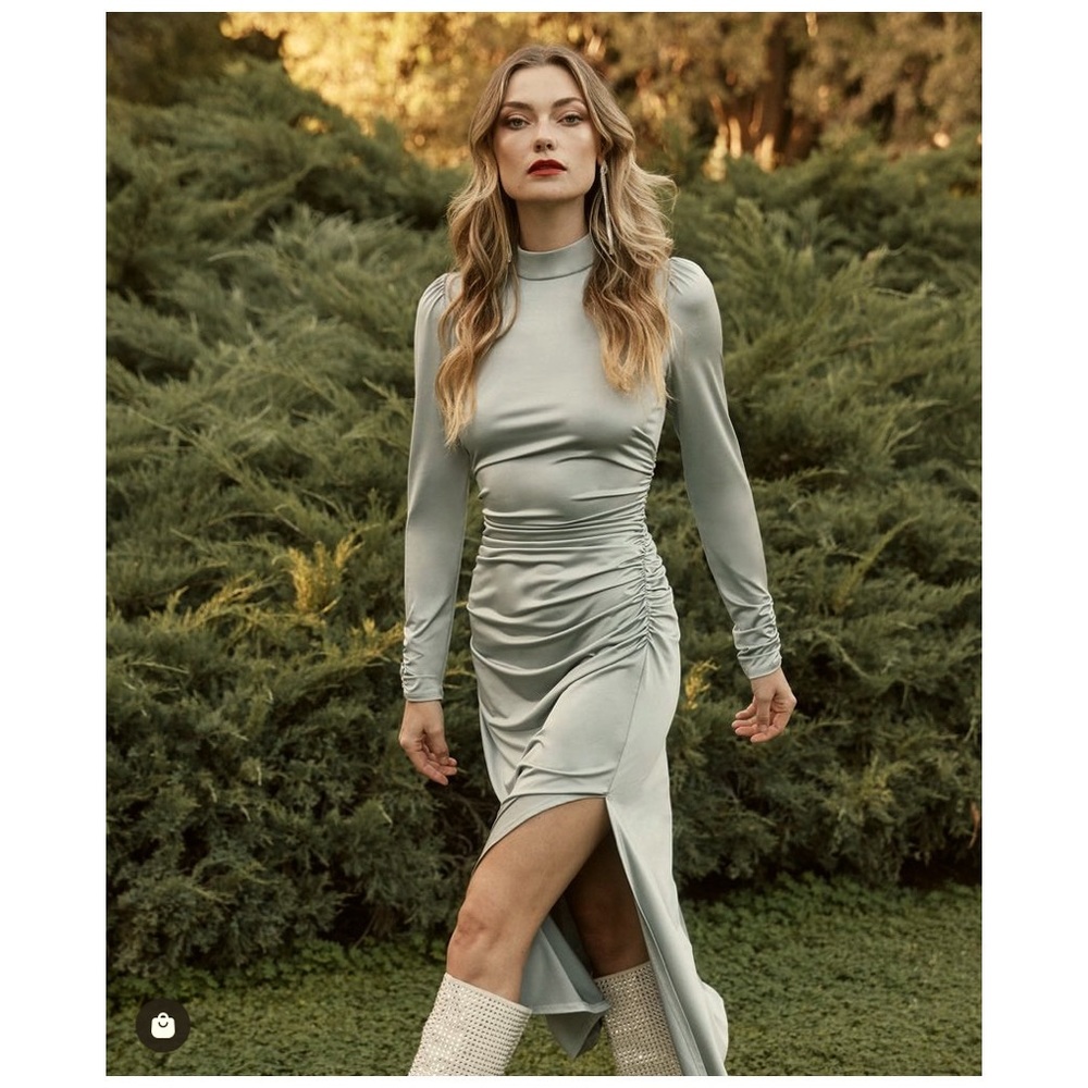 BCBG Dress MAELYNN LONG SLEEVES Stunning cocktail Dress NEW WITH TAGS Size XS